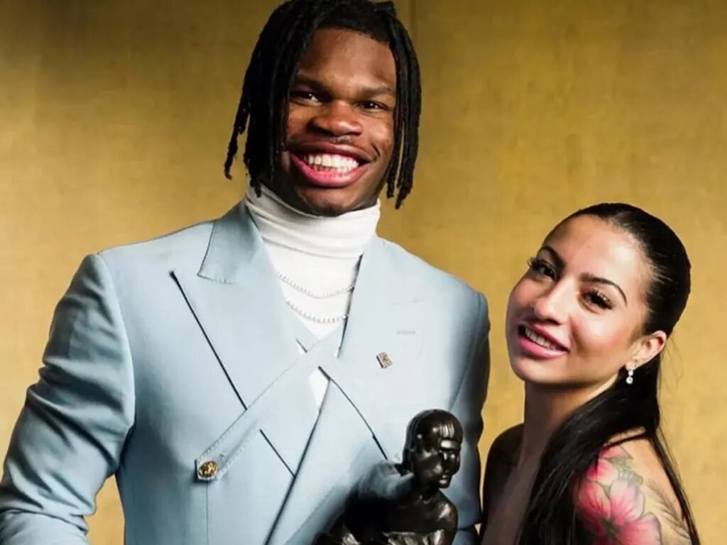 travis hunter girlfriend age